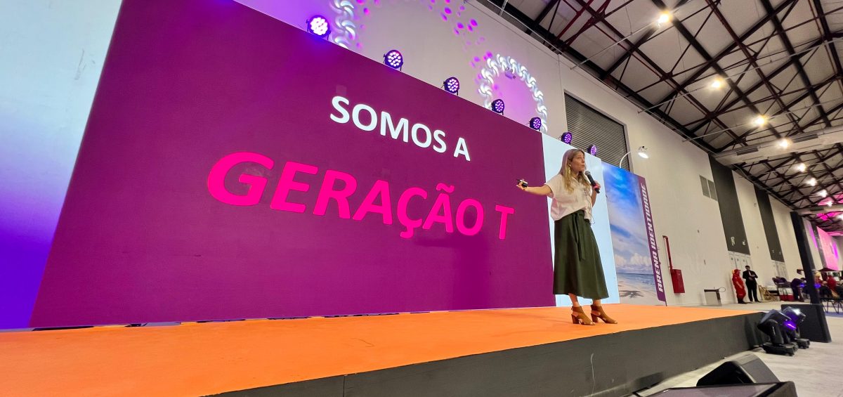 Sabina Deweik encerra a grade de palestras na Arena Identidade no XX Congresso de Tecnologia e Inovação na Educação