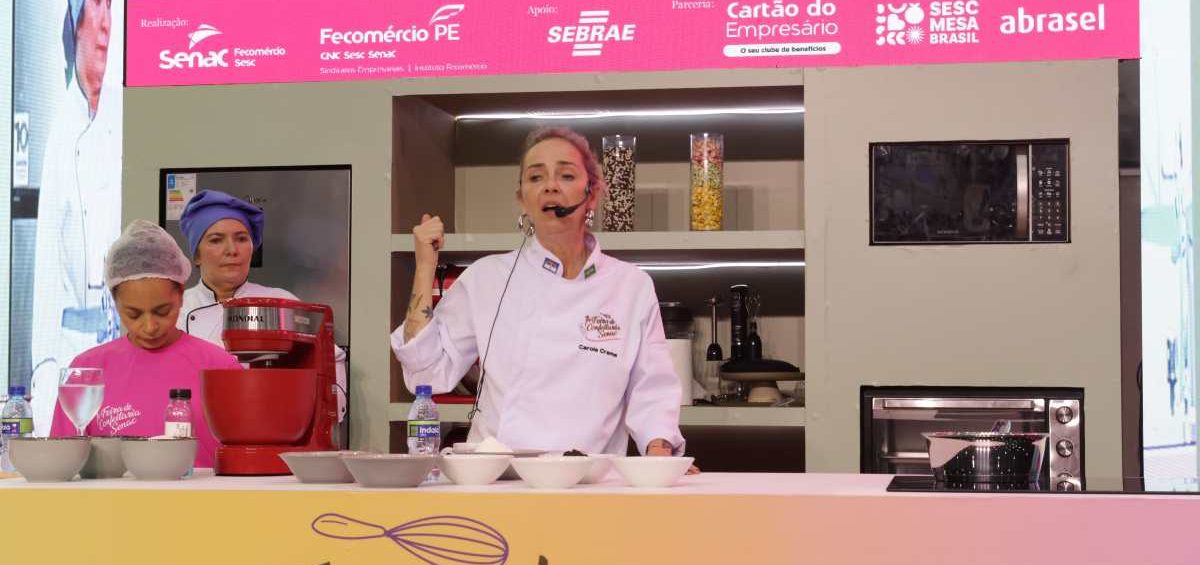 Renomada chef confeiteira Carole Crema lota Cozinha Show